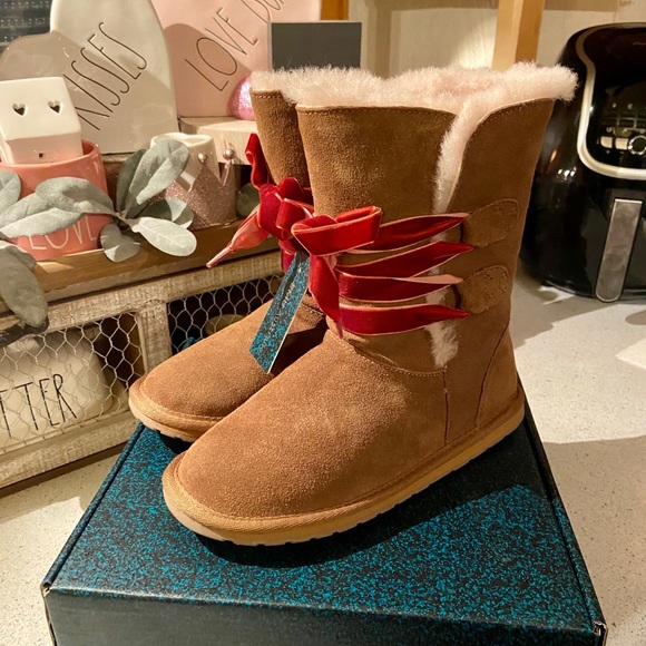 Girls size 4 EMU Australia boots - Picture 2 of 9